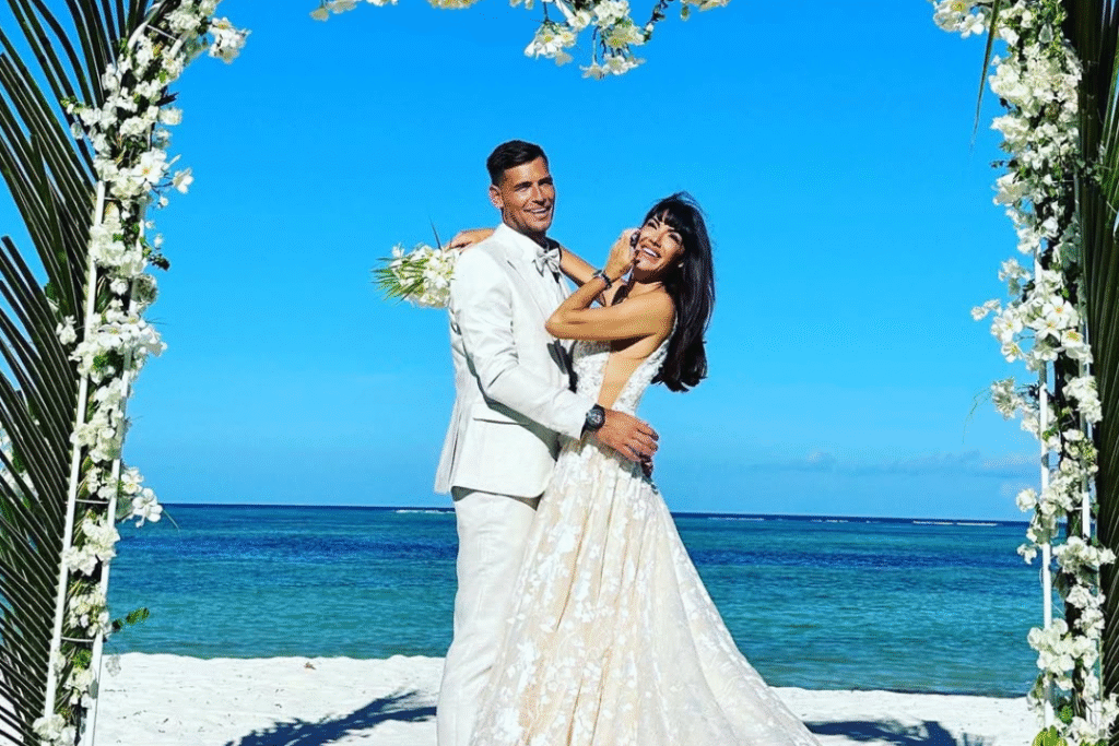 Paradise Boutique Resort Zanzibar – luxury beach wedding setup with turquoise ocean and tropical palm trees