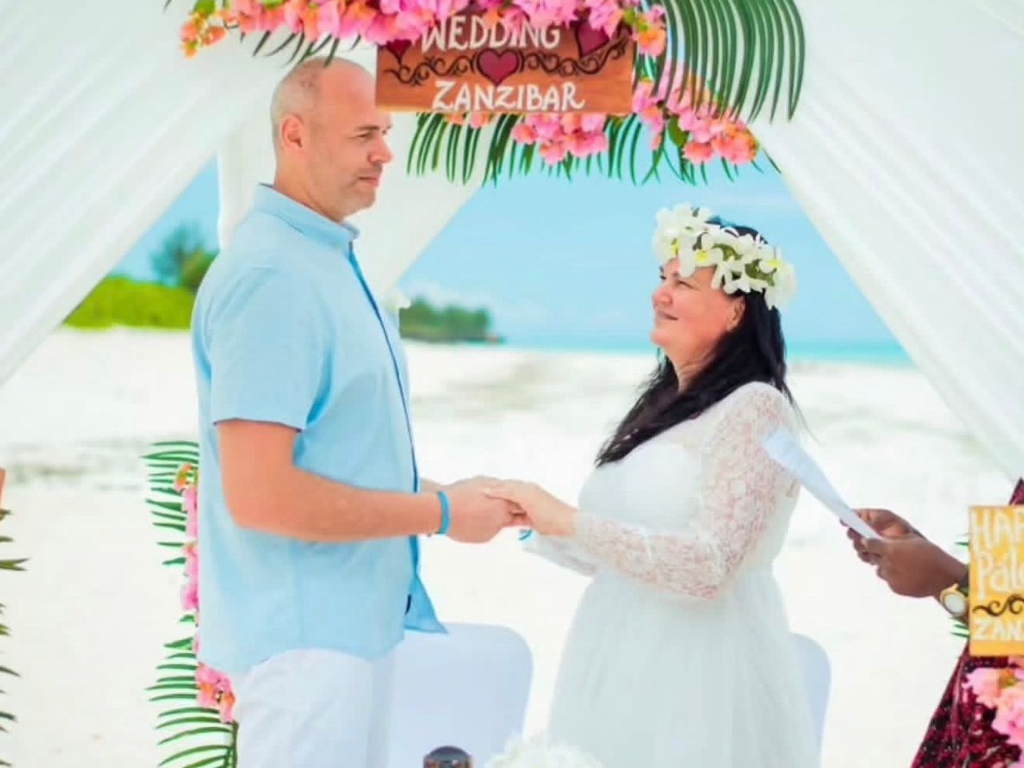 zanzibar-sandbank-wedding-setup.jpg (1)